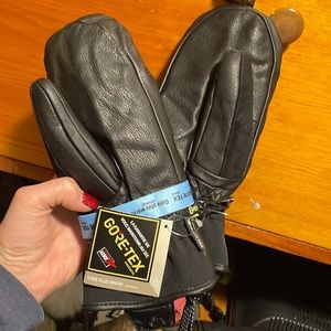 Womens NEW Burton leather ski gloves size M